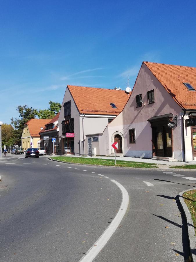 Apartman Florijan Apartamento Varaždin Exterior foto